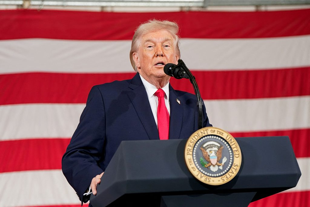 Live οι δηλώσεις του Ντόναλντ