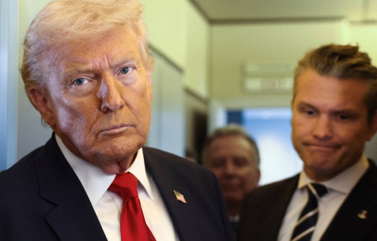 Ο Τραμπ έχει υπ όψιν του πιθανό διάδοχο του Χαμενεΐ  Δεν αποκλείει τη δολοφονία του νέου ηγέτη του Ιράν