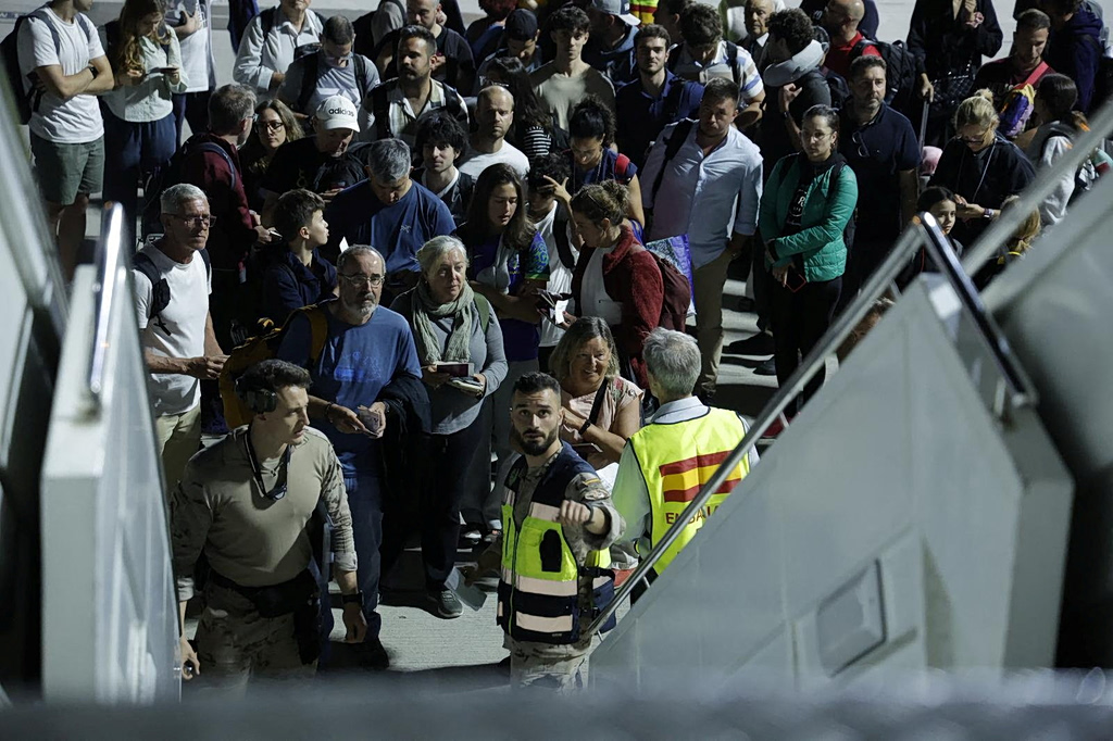 Στις φλόγες η Μέση Ανατολή: Περισσότεροι από 300.000 άνθρωποι έχουν εκτοπιστεί από την έναρξη του πολέμου