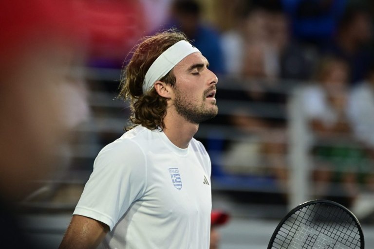 Θα έπρεπε να ντρέπεσαι για τον εαυτό σου  Ο Τσιτσιπάς νευρίασε με τον διαιτητή στην ήττα στο Miami Open (vid)