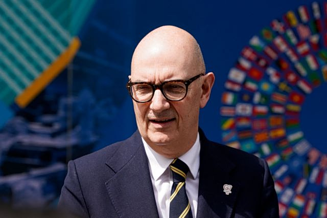 Γαλλία: Τα Στενά του Ορμούζ πρέπει να ανοίξουν ξανά, αλλά όχι με οποιοδήποτε τίμημα