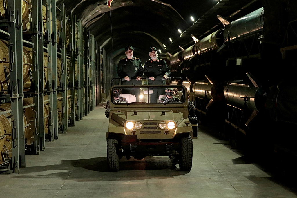 Οι Φρουροί της Επανάστασης απειλούν Ισραήλ και ΗΠΑ οδυνηρά πλήγματα  Έτοιμοι για πόλεμο διαρκείας