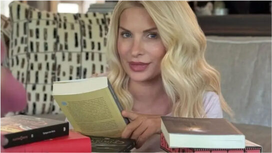 Ελένη Μενεγάκη: Δώρισε 61