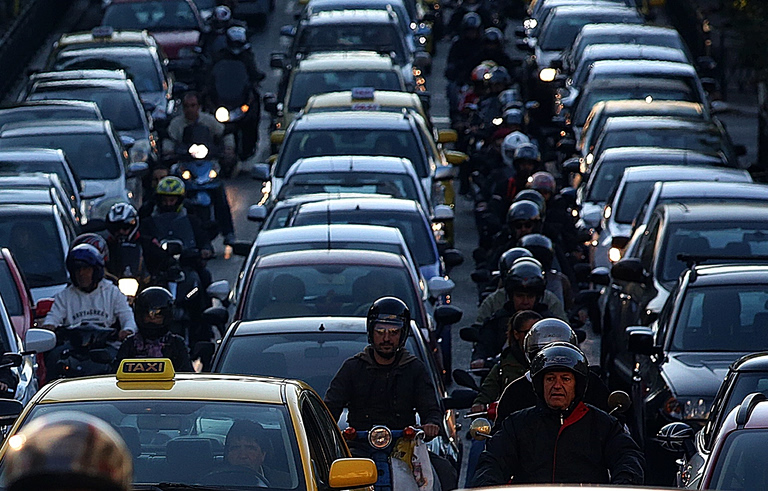 Κίνηση: Έμφραγμα στον Κηφισό  Σε ποιους άλλους δρόμους καταγράφονται τα μεγάλες καθυστερήσεις