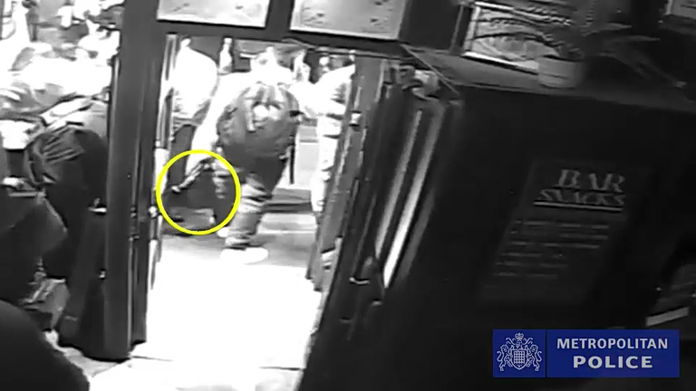 Τσαντάκιας δεν πήρε χαμπάρι τι ήταν ο θησαυρός που έκλεψε και τον αντάλλαξε με ναρκωτικά