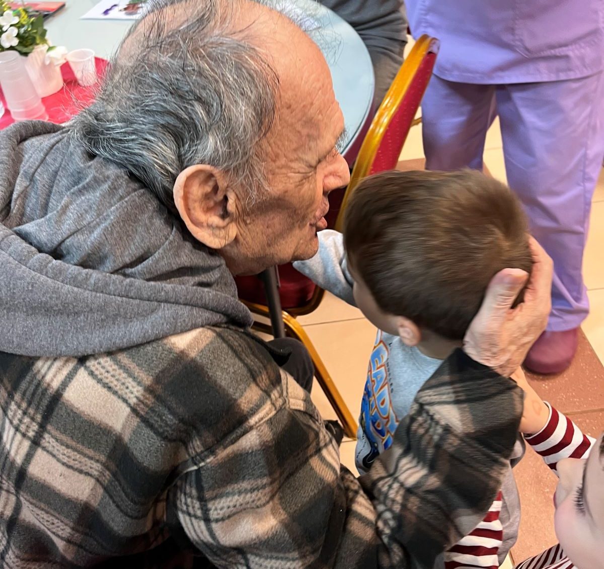 Μικρά χέρια μεγάλη αγάπη: