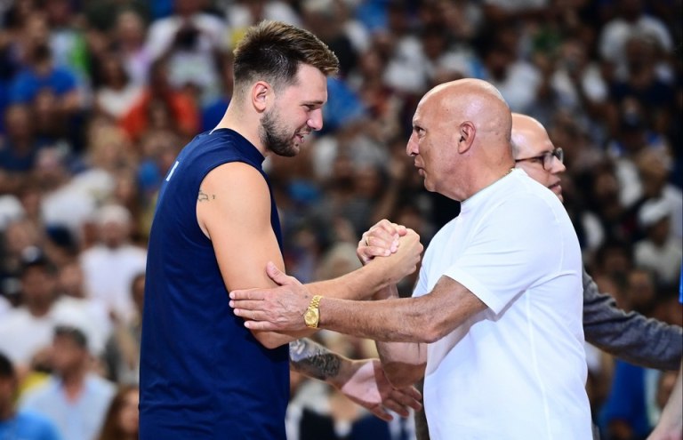 O Μάγος, δίπλα στον Θεό: Ο