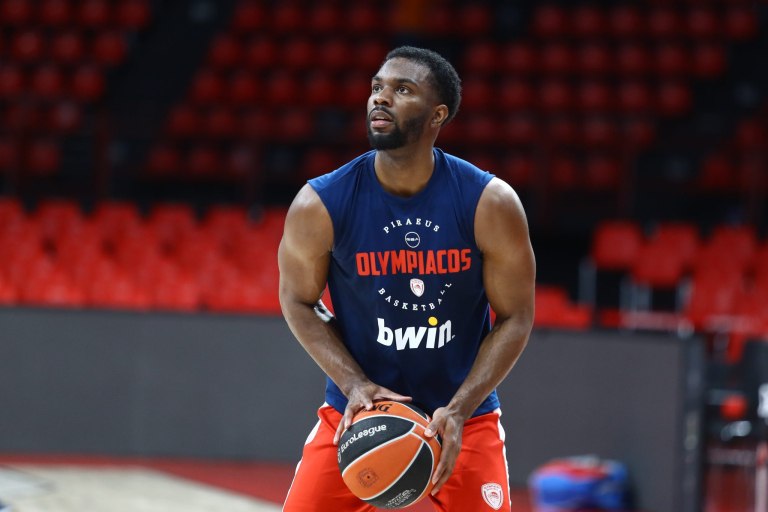 Με Έβανς η 12άδα του