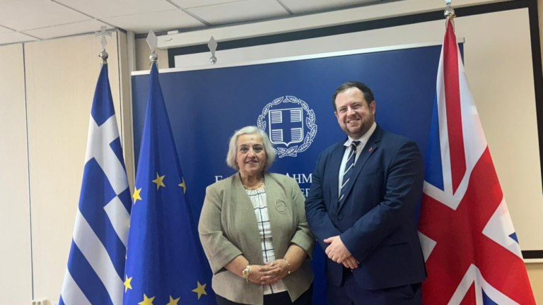 ΥΠΕΞ: Με τον υφυπουργό Εξωτερικών του Ηνωμένου Βασιλείου συναντήθηκε η Αλεξάνδρα Παπαδοπούλου  Τι συζήτησαν