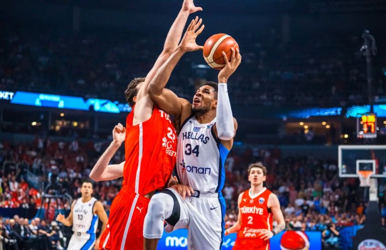 Τους πέρασε όλους και