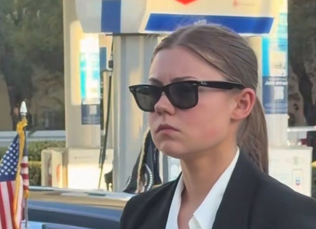 Viral βίντεο με την νεαρή