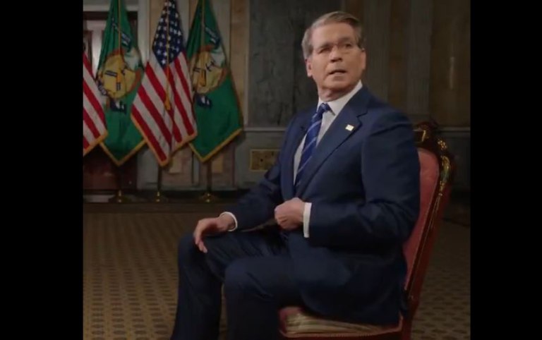 Ο πρόεδρος σε θέλει αμέσως  Σε live μετάδοση η εντολή Τραμπ στον Μπέσεντ  Η τρεμάμενη φωνή του υπουργού