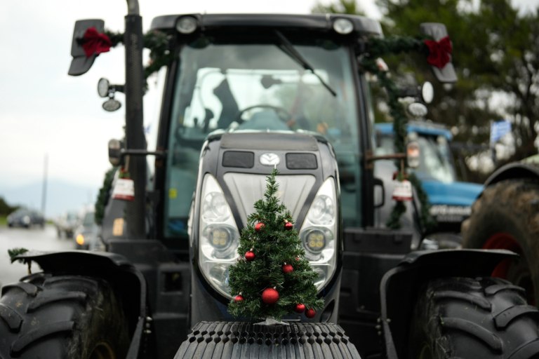 Στα μπλόκα τα αγροτικά όπως