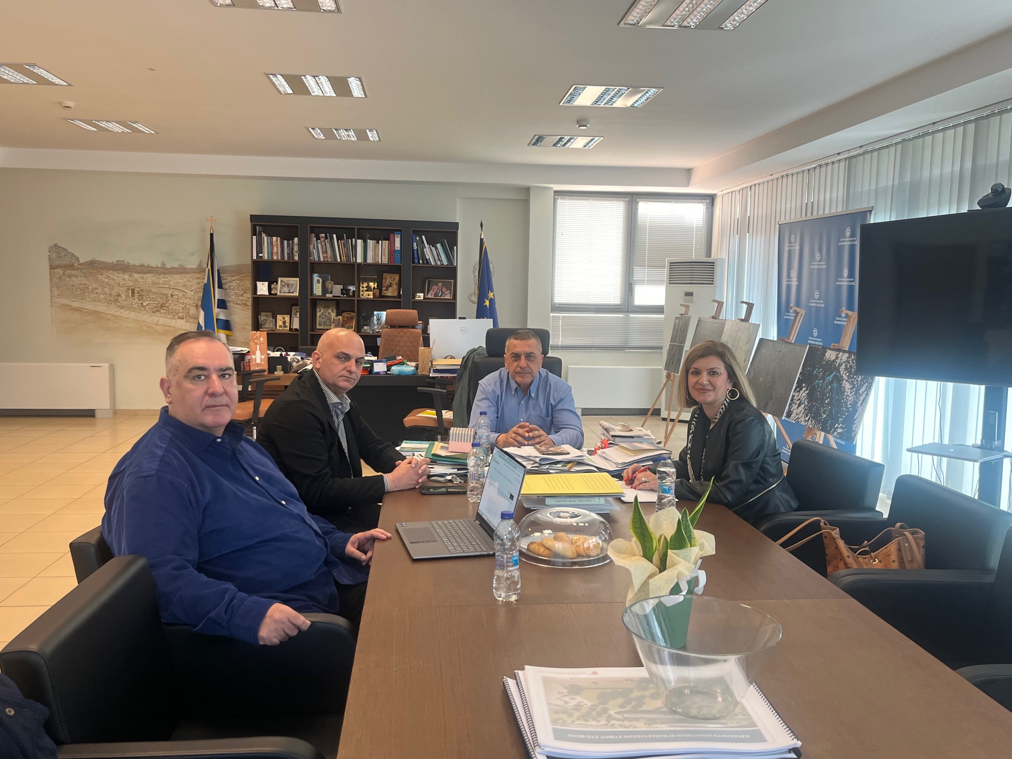 Δίαυλο συνεργασίας με τη