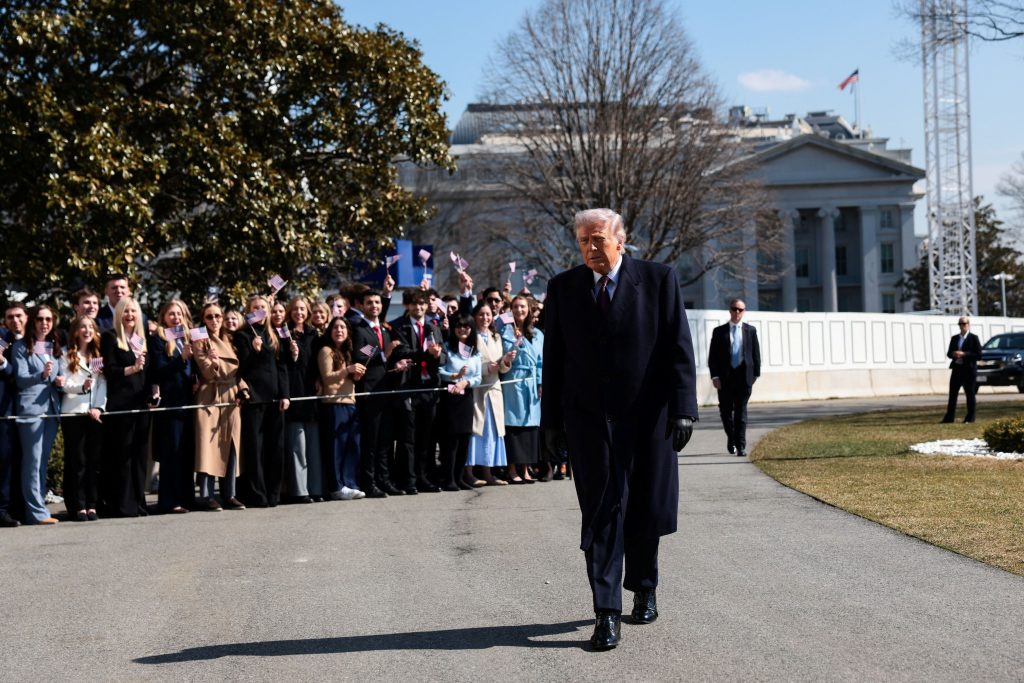 Τραμπ για Ιράν: Ο πόλεμος μπορεί να έχει διάρκεια έως τέσσερις εβδομάδες