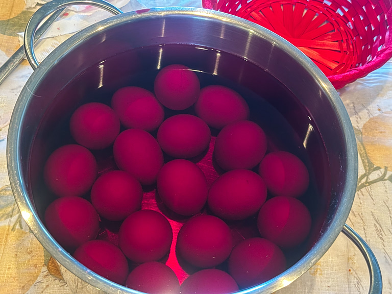 Πάσχα: Ήθη, έθιμα και