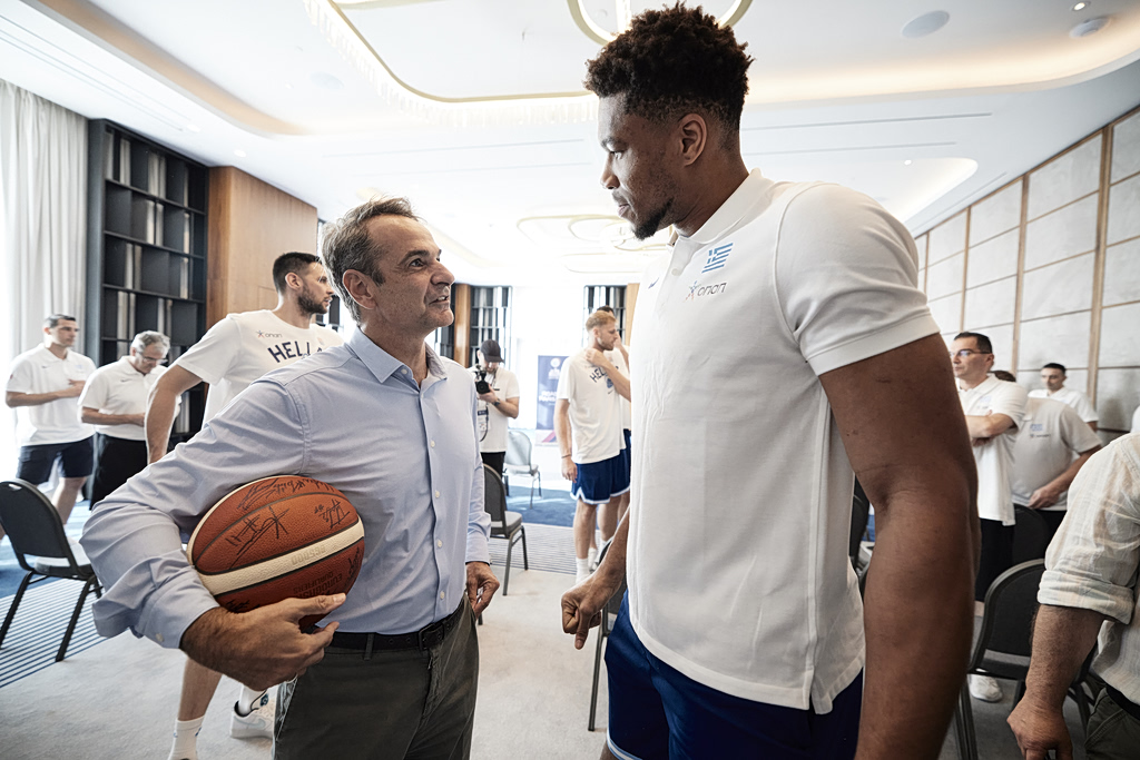 Ο Μητσοτάκης συνεχάρη τον