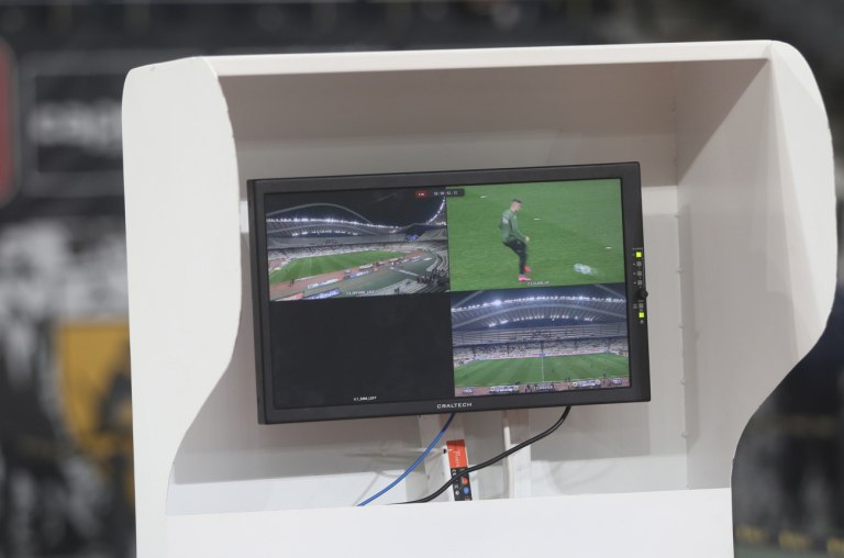 Το βιολί με το VAR και το