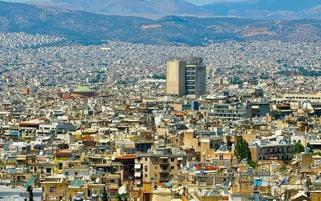 Το "μετέωρο βήμα" της