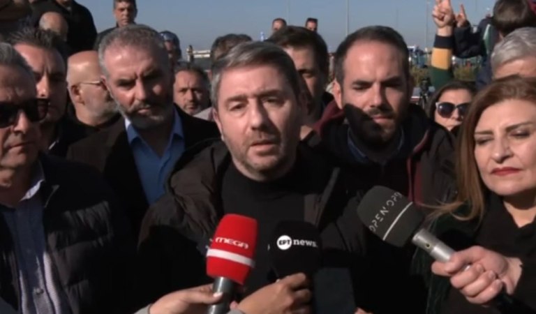 Ανδρουλάκης από το μπλόκο