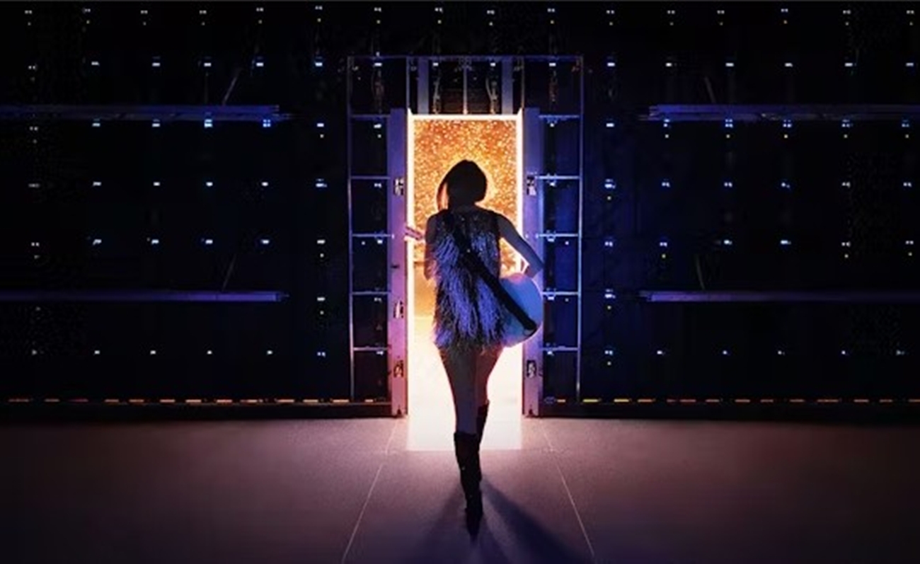 Taylor Swift: Διπλή επιστροφή με