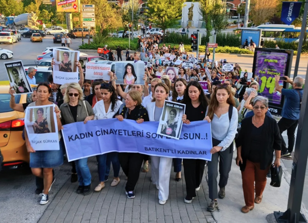 Έσφαξε τη νύφη του μπροστά