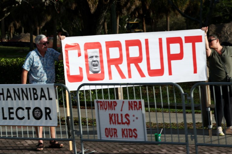 Στα τάρταρα η δημοτικότητα του Τραμπ μετά τον πόλεμο στο Ιράν  Υποχώρησε στο 36%