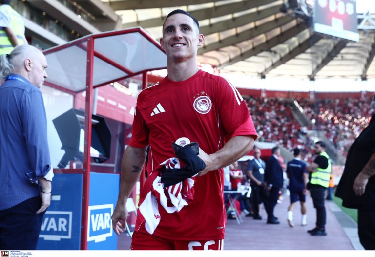 Αποθέωση του Ποντένσε στο