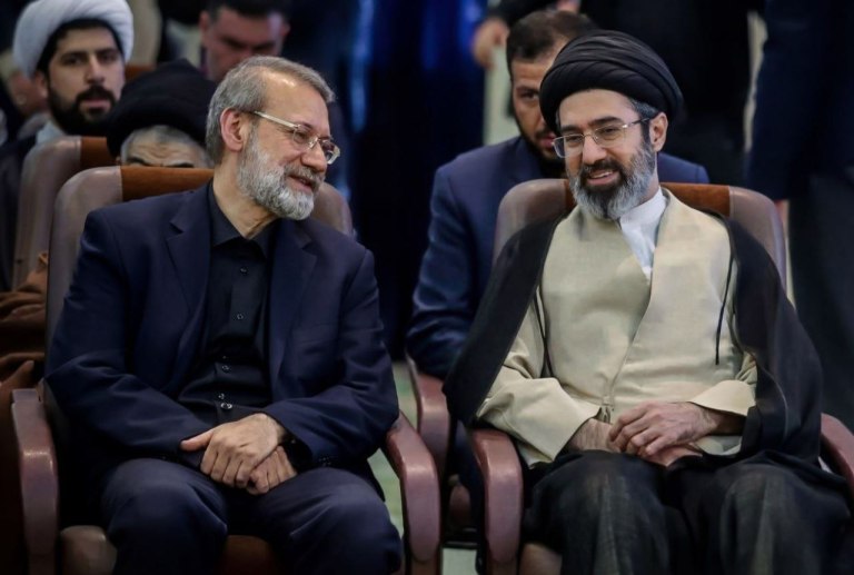 Οι εγκληματίες δολοφόνοι θα πρέπει να πληρώσουν σύντομα προειδοποίησε ο Χαμενεΐ για τη δολοφονία Λαριτζανί