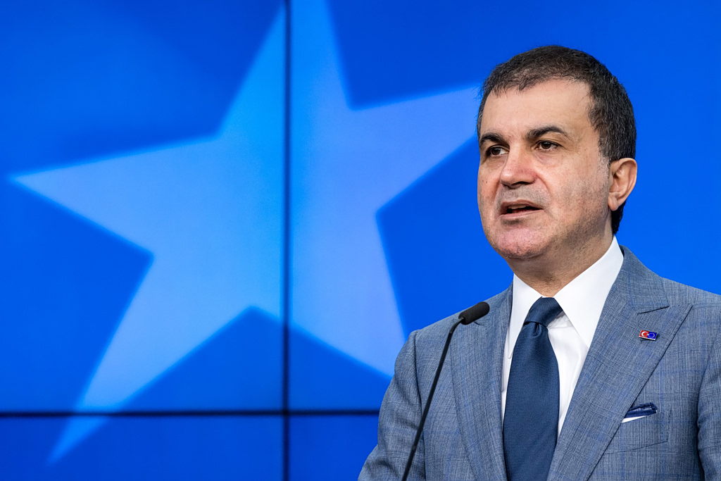 Ομέρ Τσελίκ (AKP): Παράνομη και άδικη η επίθεση ΗΠΑ-Ισραήλ στο Ιράν