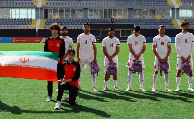 Με σχολικές τσάντες στα χέρια οι Ιρανοί πριν το φιλικό με τη Νιγηρία  Σκόραρε ο Ταρέμι (vids)