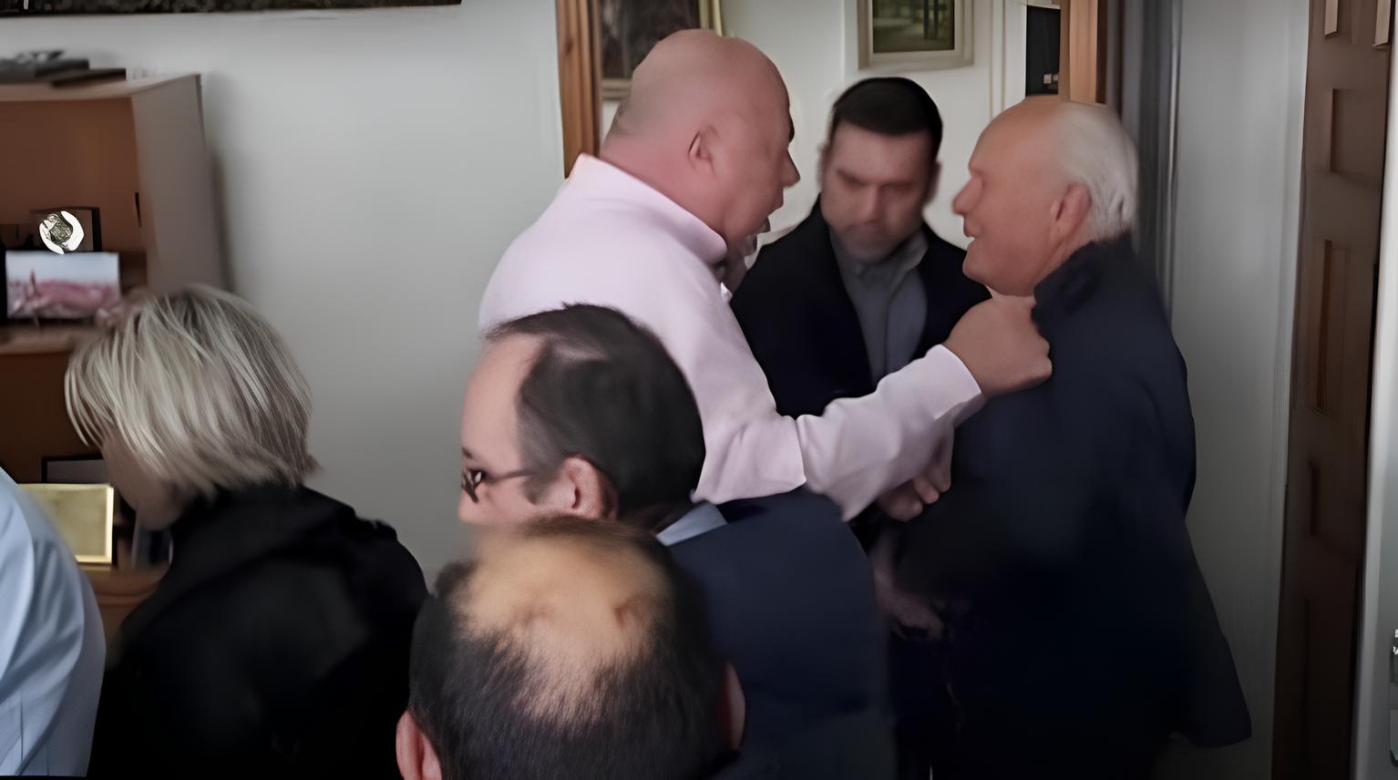 Ανεβαίνουν οι τόνοι