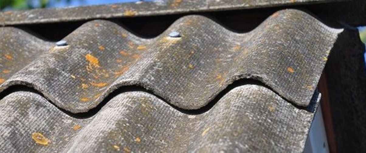 Επιστολή του αντιπεριφερειάρχη Περιβάλλοντος για την ύπαρξη στεγών αμιάντου στον οικισμό του Μουζακίου