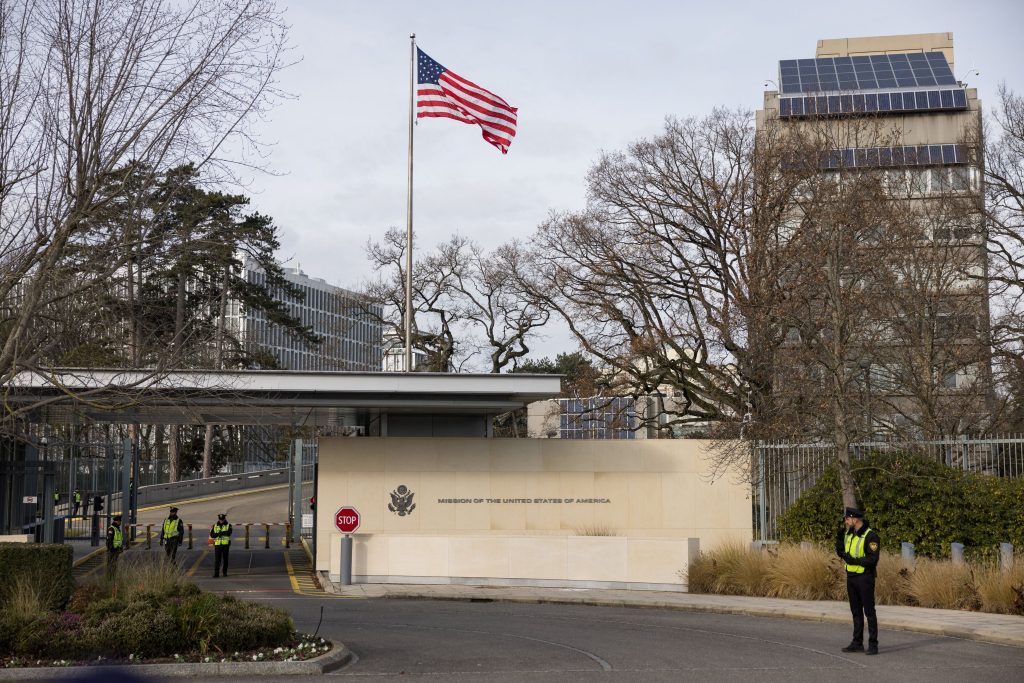 Οι ΗΠΑ ενέκριναν την αποχώρηση μη απαραίτητου προσωπικού από Κύπρο, Σαουδική Αραβία, Ομάν και Πακιστάν