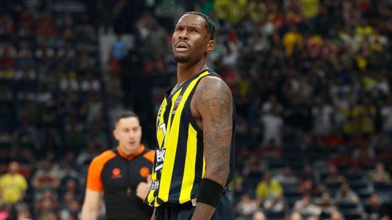 Ο Χέιζ-Ντέιβις δεν έχει ανακοινώσει ακόμη την απόφασή του