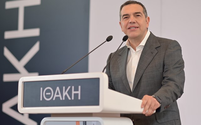 Ο Τσίπρας αναζητά τη χρυσή τομή για "αντιπολεμική" αλλά και "ρεαλιστική" εξωτερική πολιτική με το βλέμμα στον πόλεμο