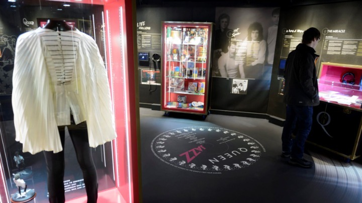 Εναλλακτικές εκδοχές