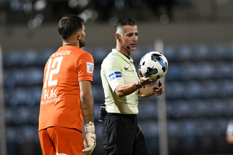 Ούτε τα προσχήματα: Ο