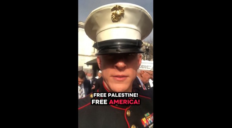 Βετεράνος πεζοναύτης κατά των ΗΠΑ: Καταγγέλλει προδοσία σε βίντεο πριν από διαμαρτυρία στη Γερουσία