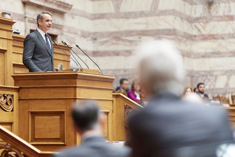 Κυβέρνηση: Φυγή προς τη Μέση Ανατολή