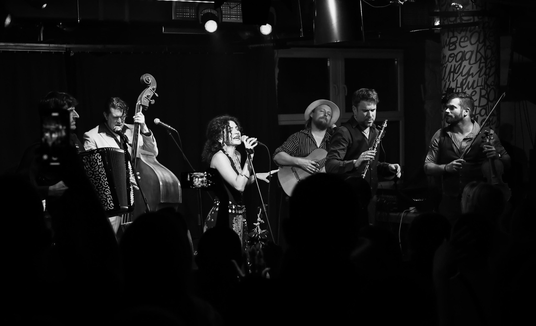 Οι Barcelona Gipsy balKan Orchestra