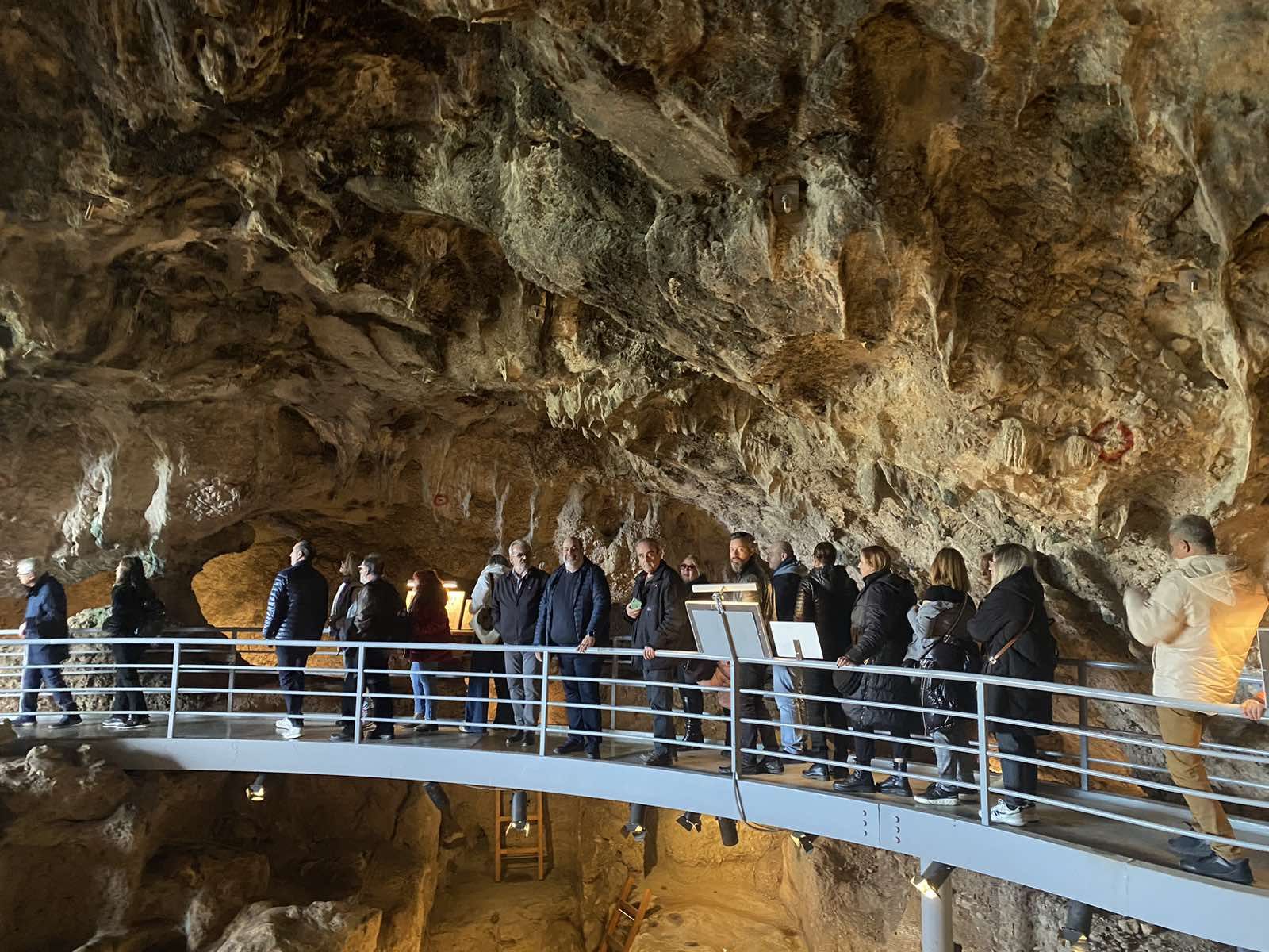Στο σπήλαιο της Θεόπετρας