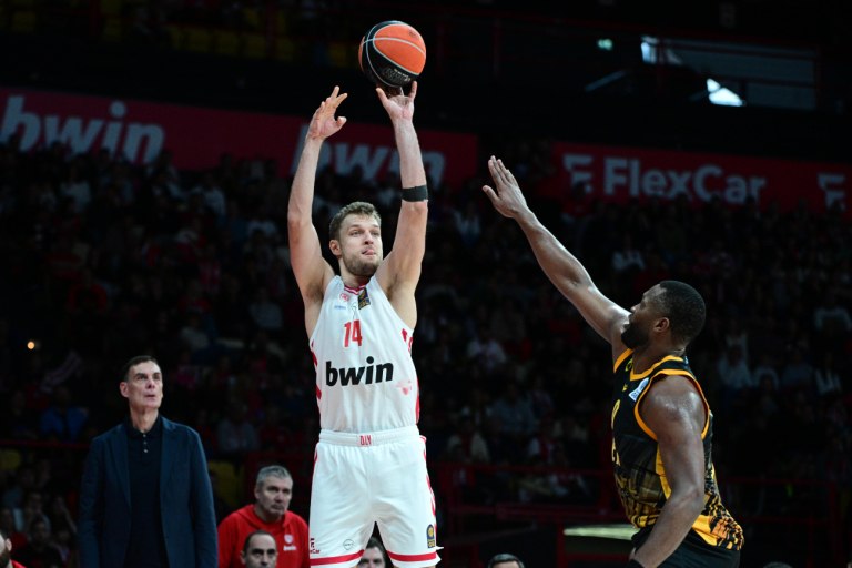 Οι αθλητικές μεταδόσεις της ημέρας (17/2): Δράση με Champions League και Κύπελλο Ελλάδας μπάσκετ