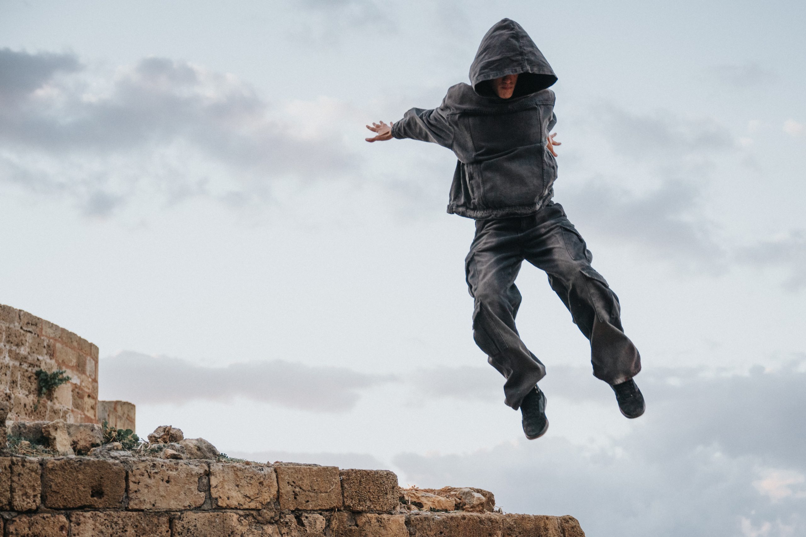 Ξανασταυρώνεται: Έναρξη