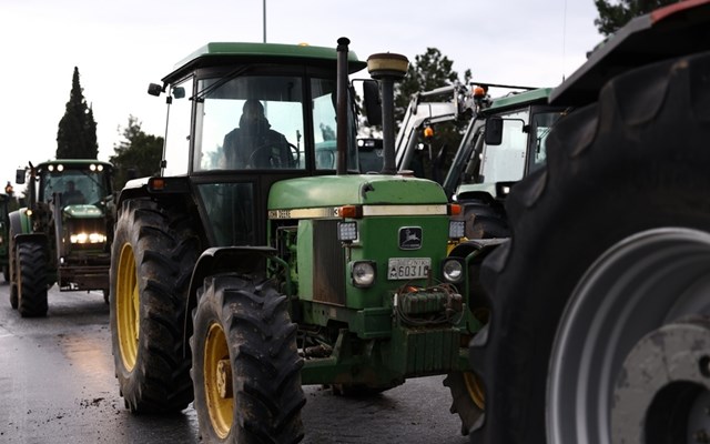 Κραυγή αγωνίας από τους ξενοδόχους για τα αγροτικά μπλόκα: Μπαράζ ακυρώσεων στο παρά πέντε των εορτών