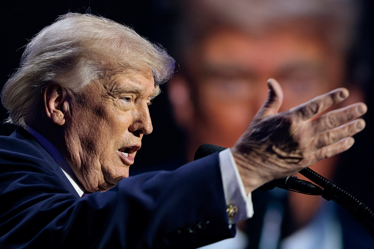 Ο Τραμπ απειλεί με νέες επιθέσεις στο Ιράν αν δεν επιτευχθεί συμφωνία