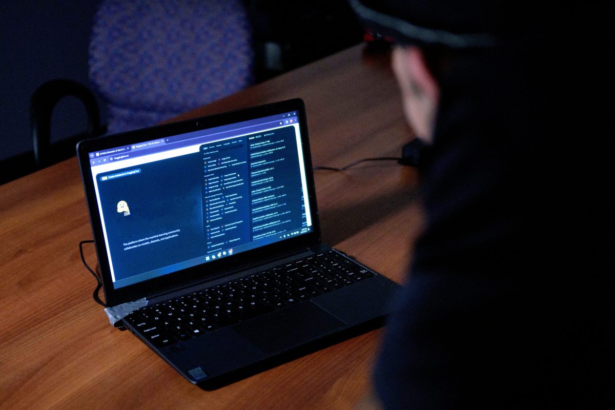 Aνήλικος διακινούσε υλικό