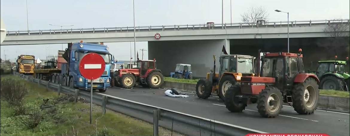 Αποχωρούν από το μπλόκο της