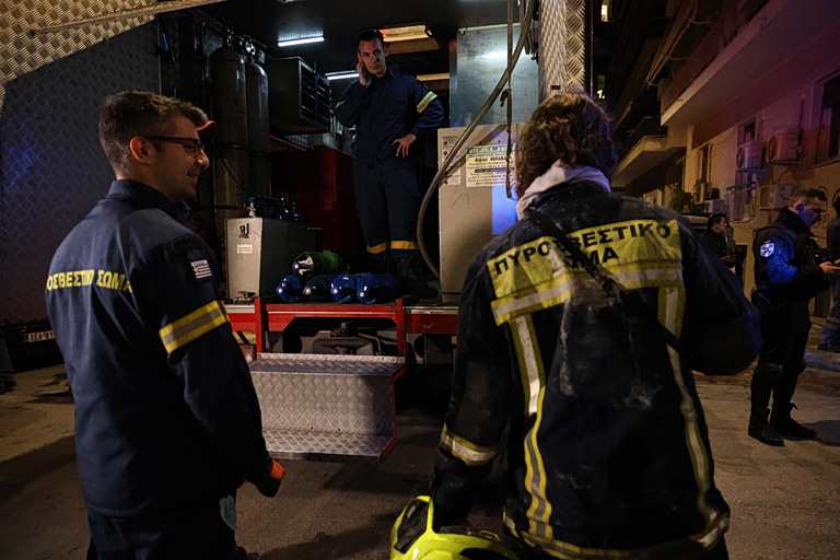 Κακοκαιρία: Εκατοντάδες κλήσεις στην Πυροσβεστική για βοήθεια  Δεκάδες απεγκλωβισμοί στην Αττική