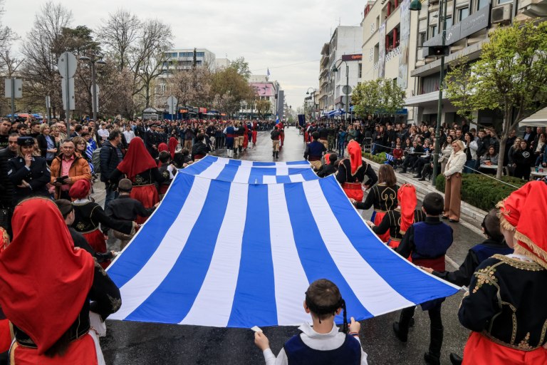 Τι καιρό θα κάνει την 25η Μαρτίου  Με βροχή και κρύο θα κάνουμε παρέλαση